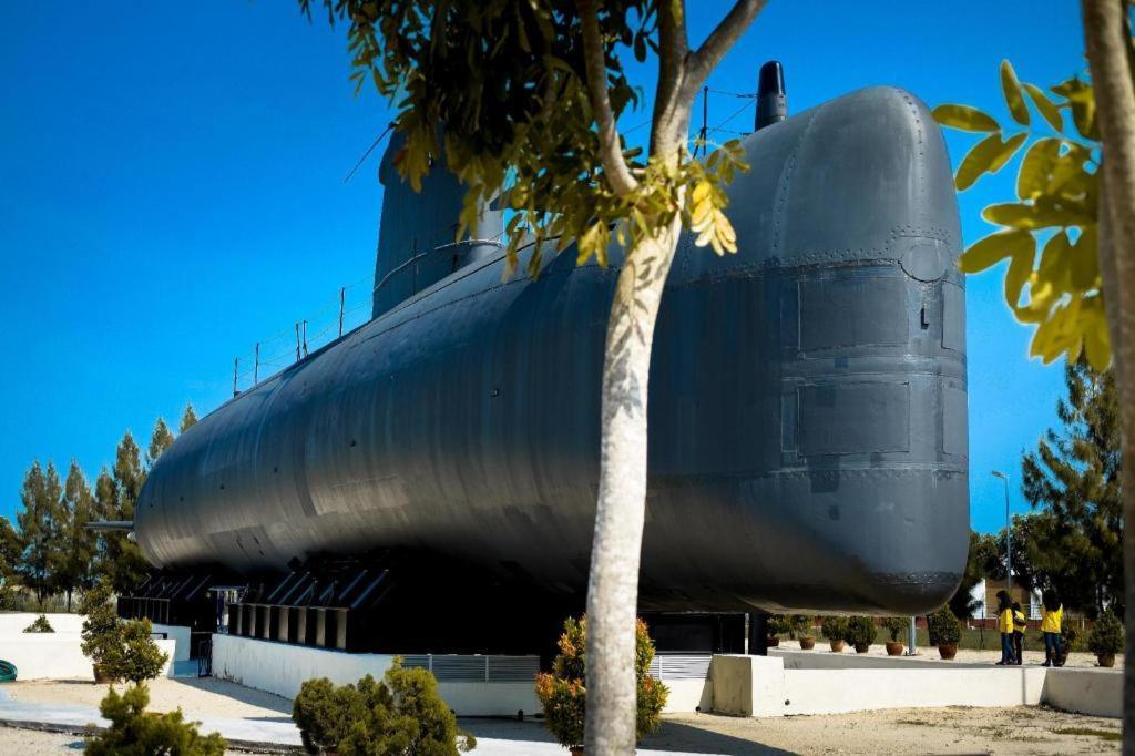 Hatten Place Melaka Luaran gambar The submarine museum
