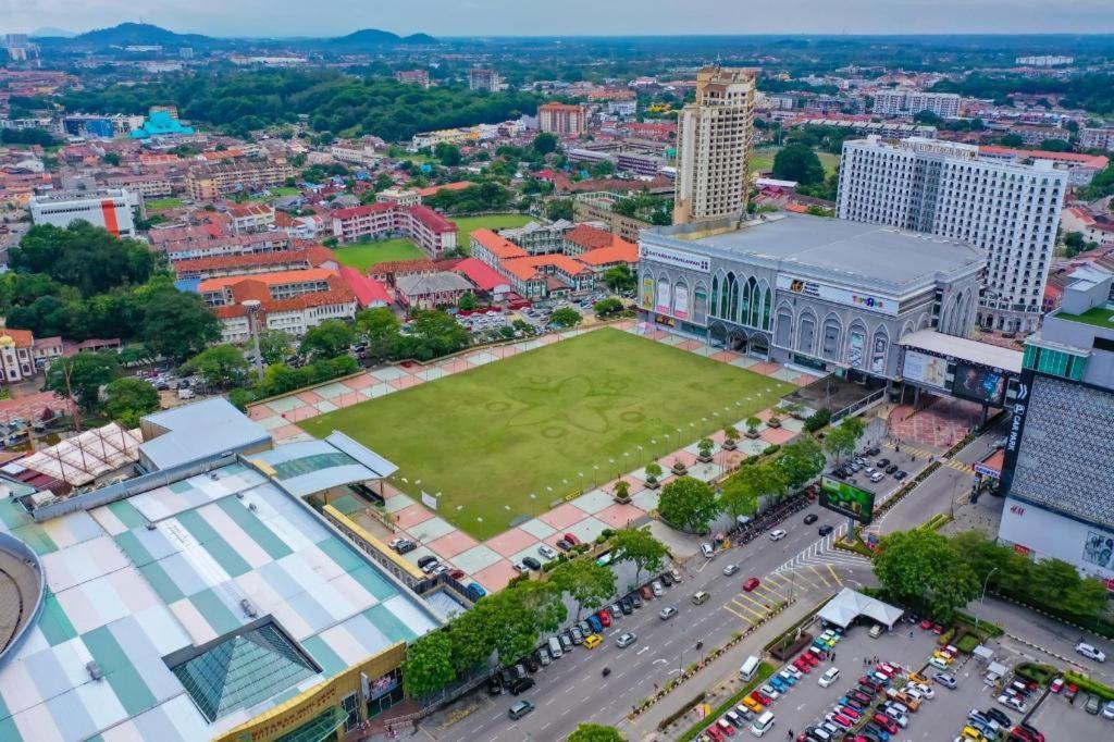Hatten Place Melaka Luaran gambar Aerial view of the park