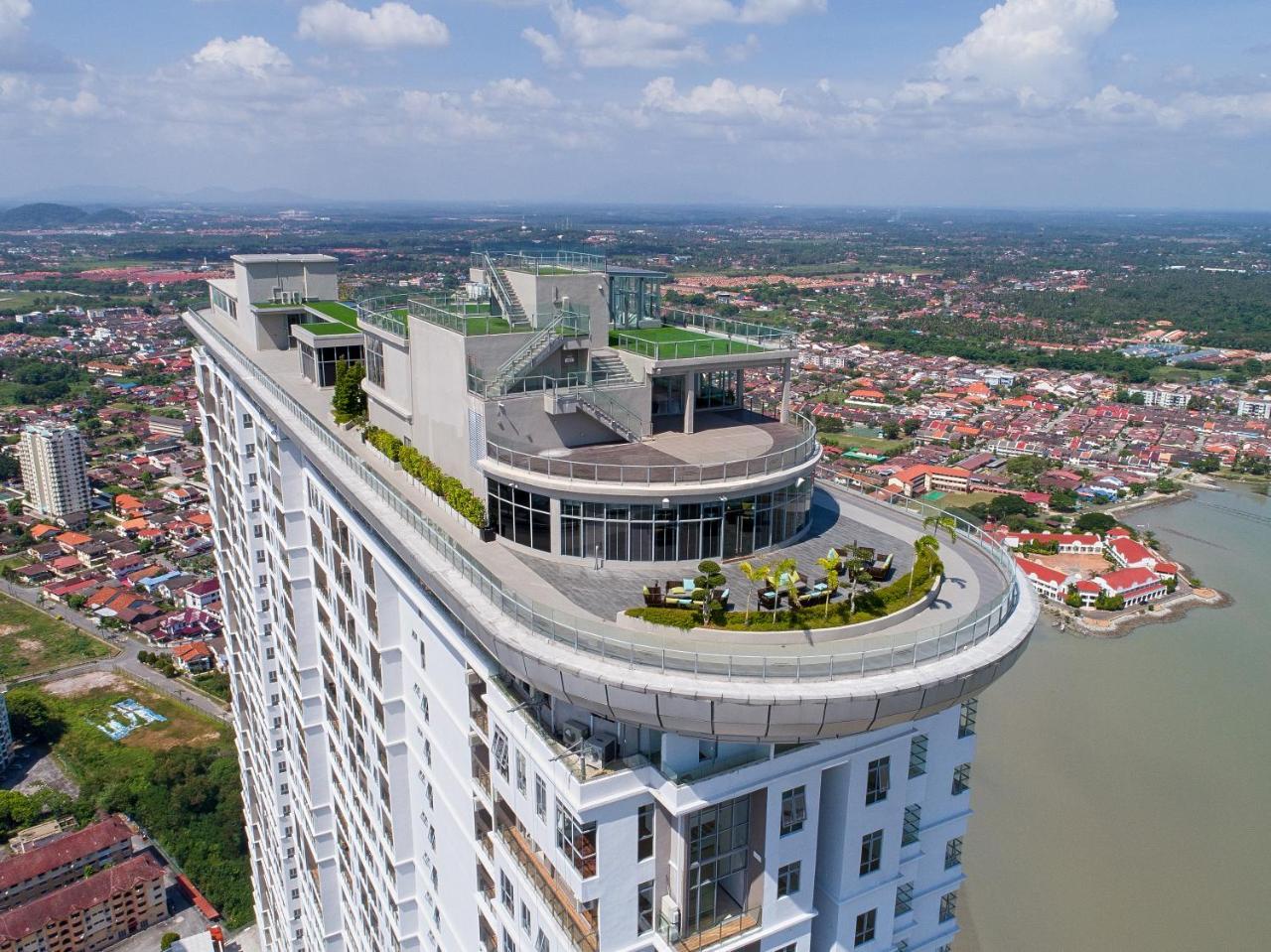 Hatten Place Melaka Luaran gambar The Peak, the rooftop of the building